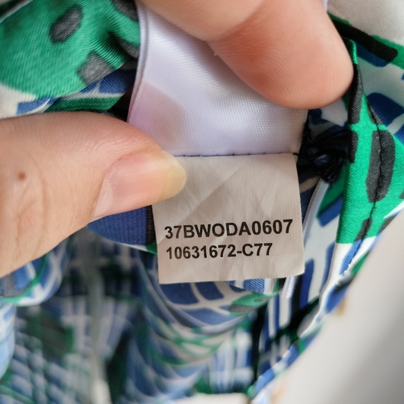 Nine West Geometric Pattern Top - Picture 9 of 15